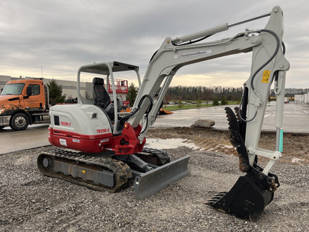 2023 TAKEUCHI TB250-2R