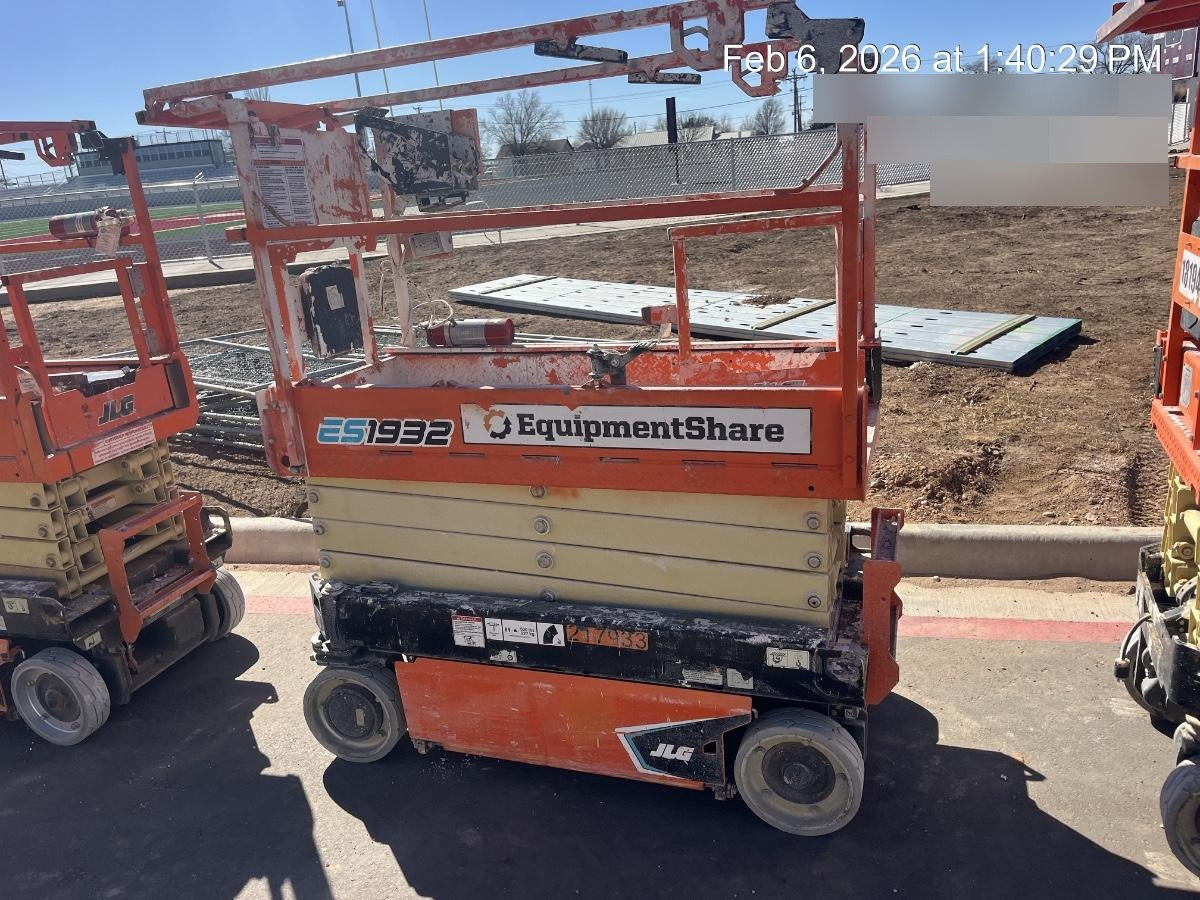2022 JLG ES1932