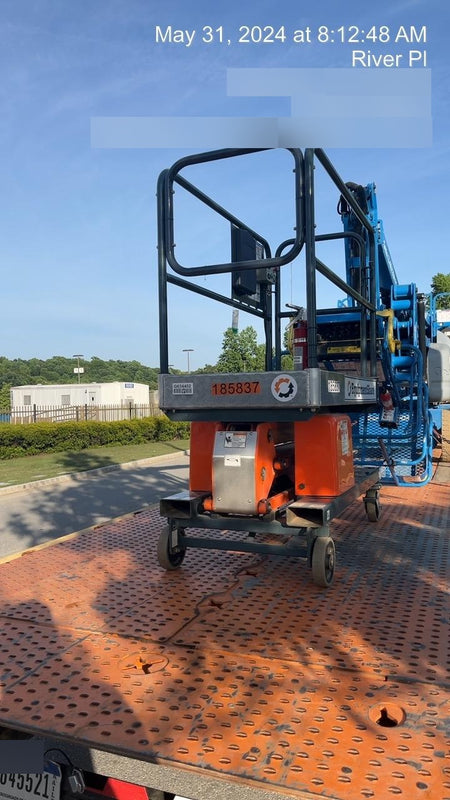 2021 JLG 1030P