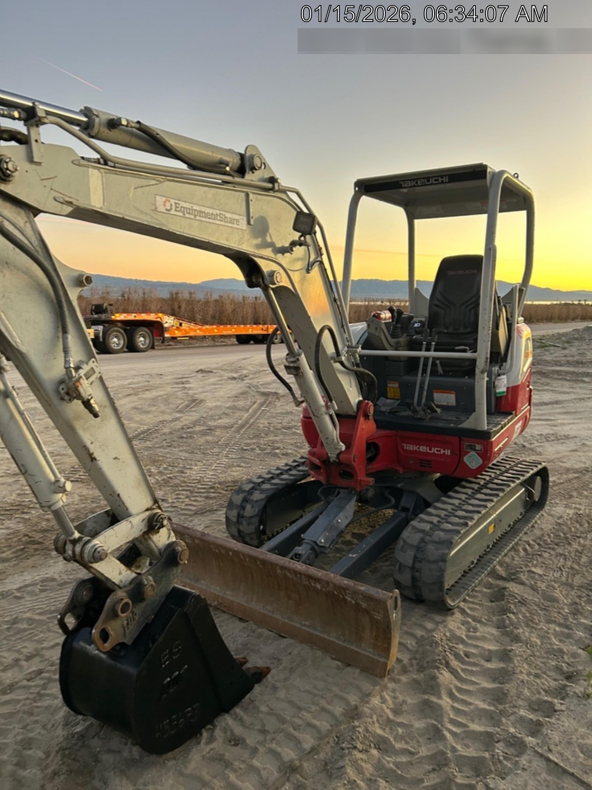 2021 TAKEUCHI TB235-2R
