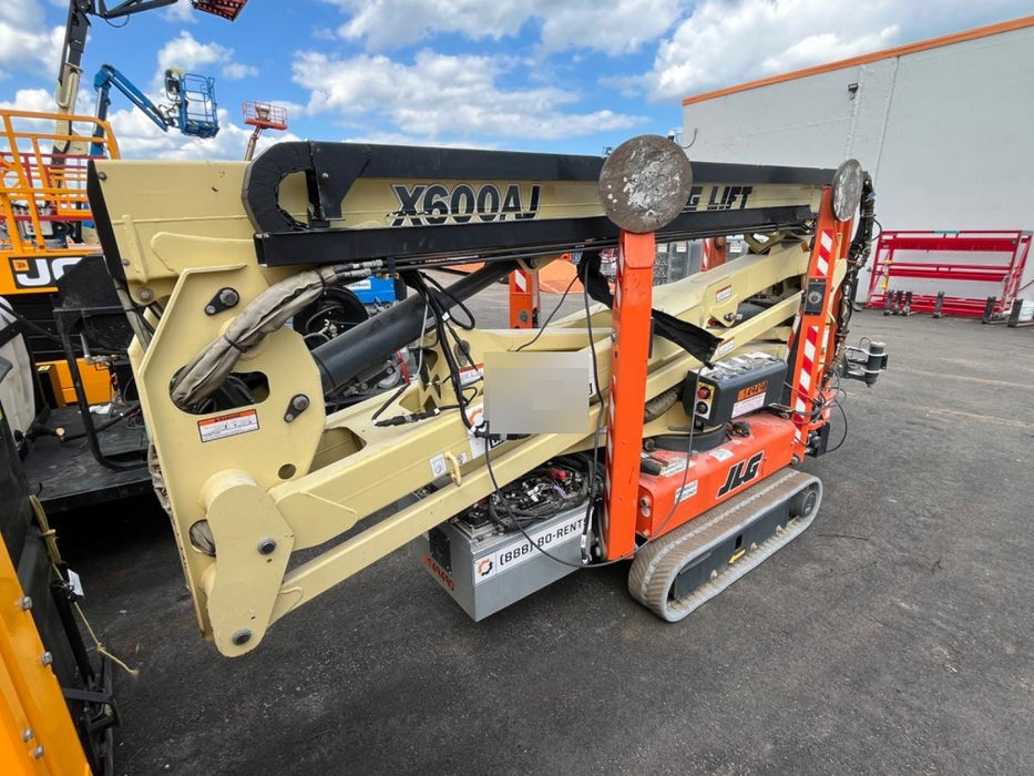 2021 JLG X600AJ