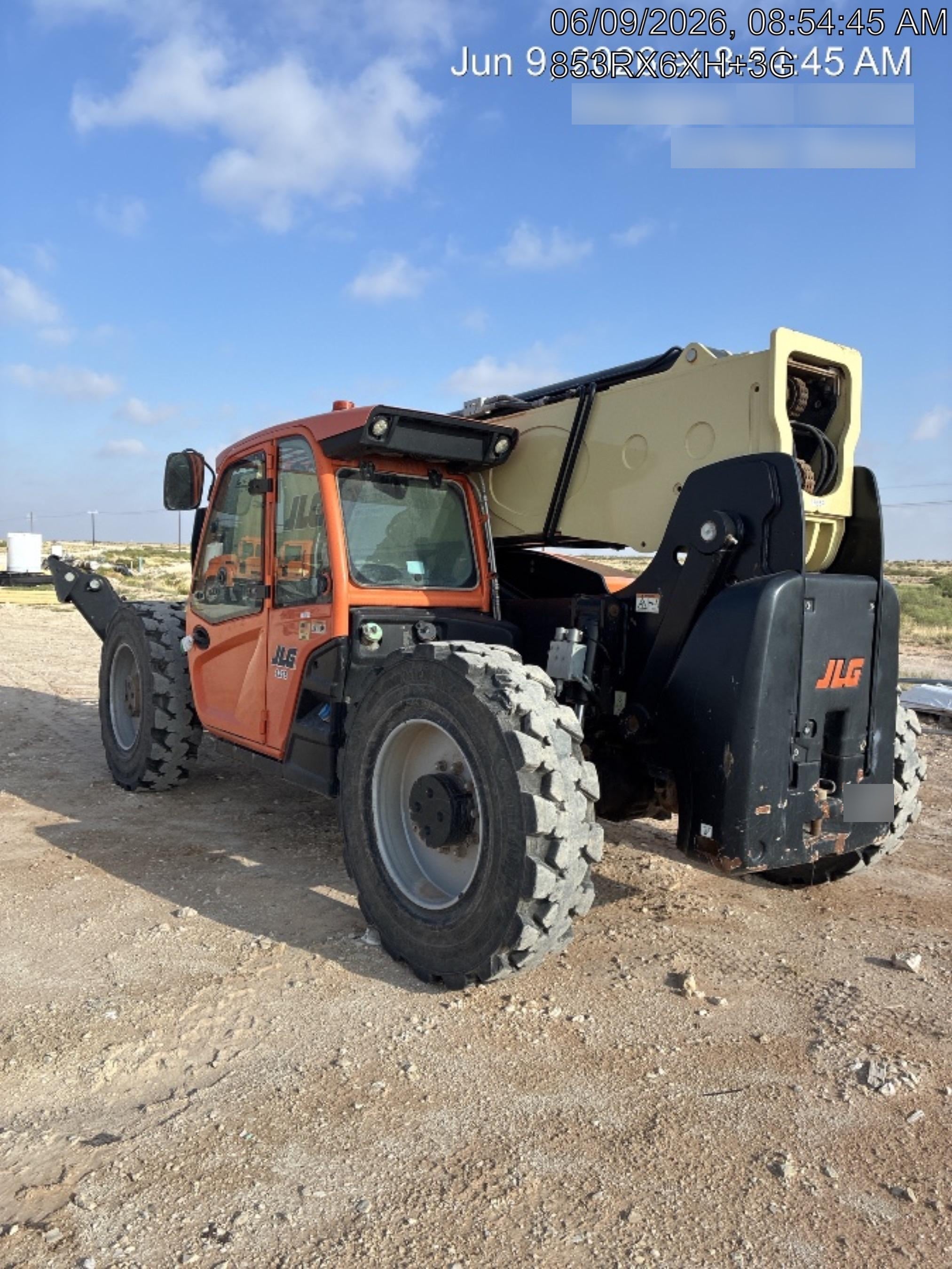 2019 JLG 1255 JLG 1255 T4F w/Full Cab, HVAC, Solid Tires, Work Lights/Beacon, 60" Carriage/Forks