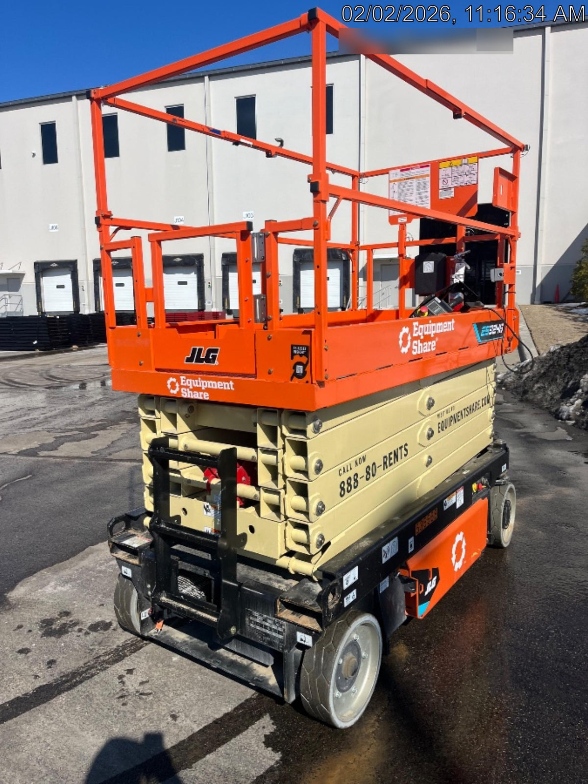 2025 JLG ES3246