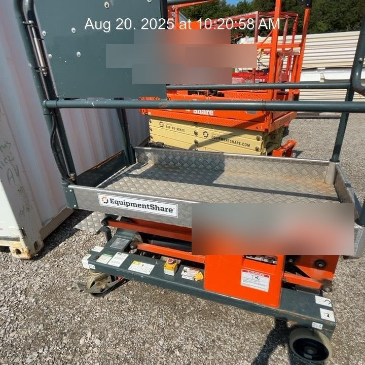 2021 JLG 1030P