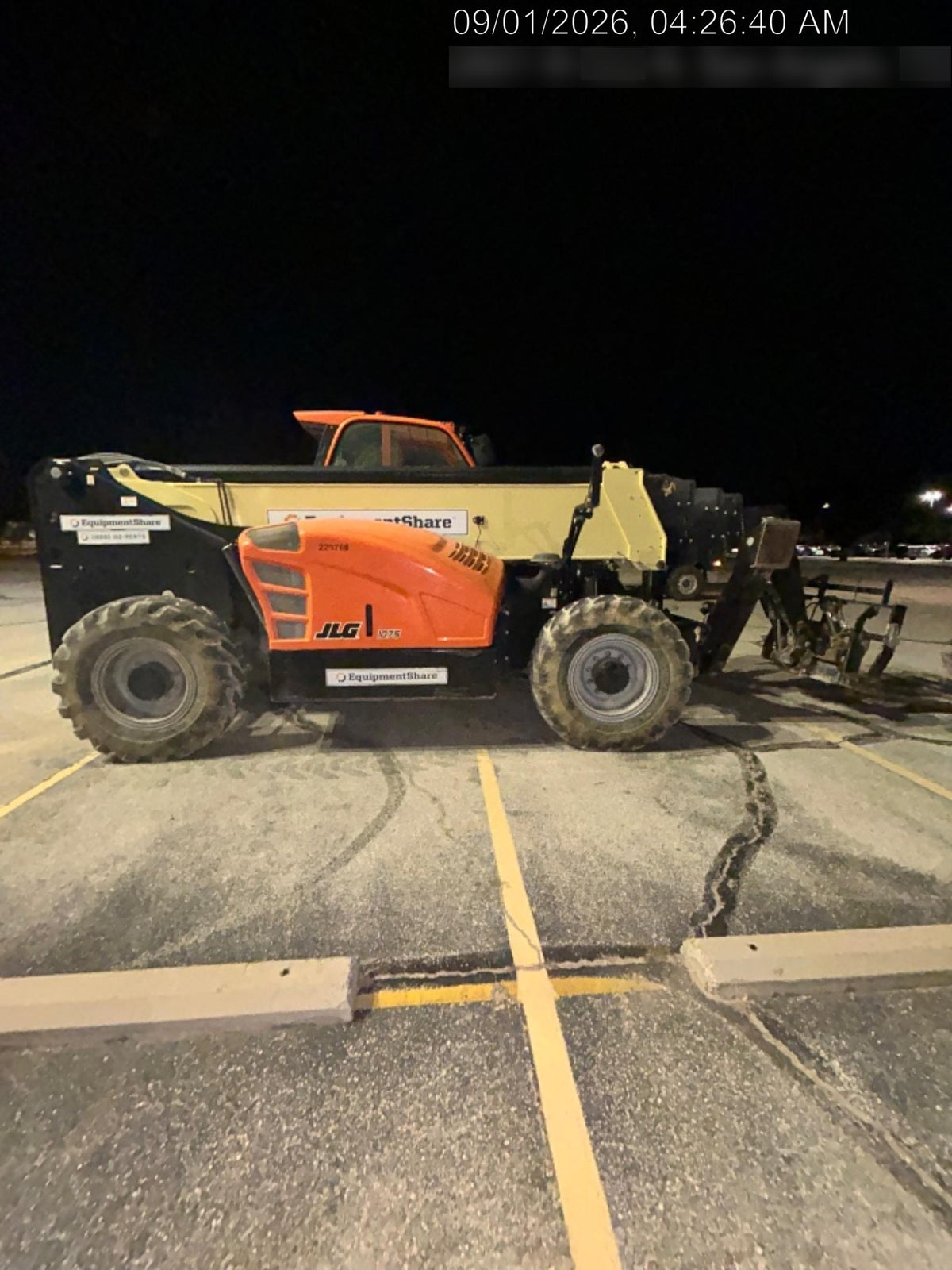 2022 JLG 1075