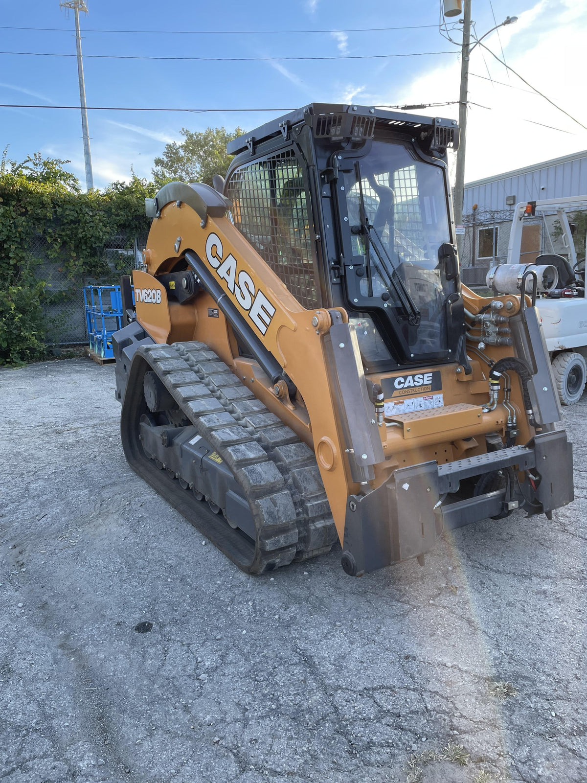 2025 CASE TV620B - BB85SS Package