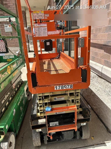 2021 JLG ES1932