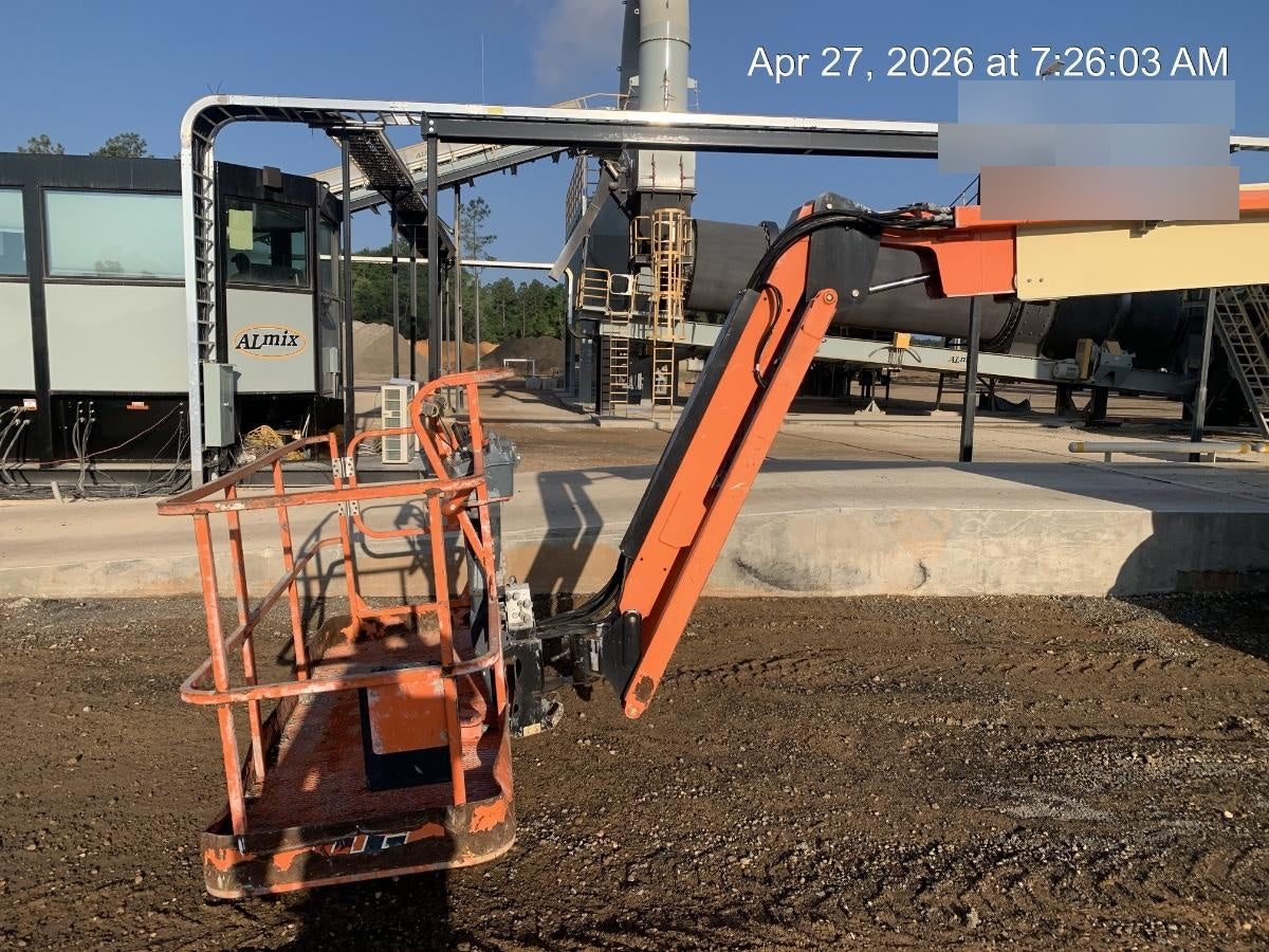 2019 JLG 800AJ