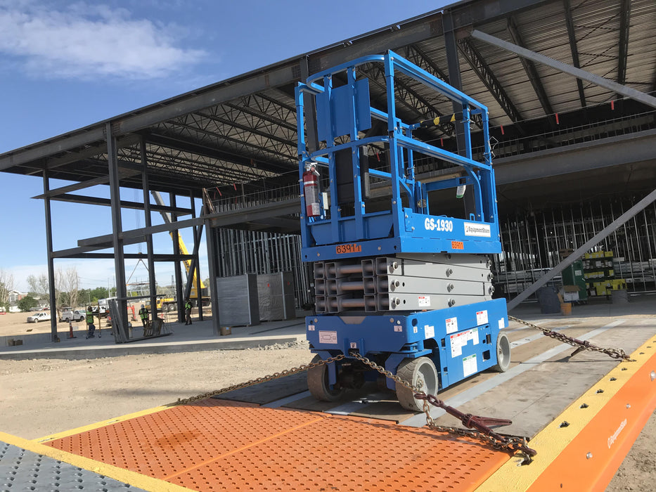 2020 Genie GS-1930 Solid Non Marking Tires, Beacon, Folding rails with half height swing gate