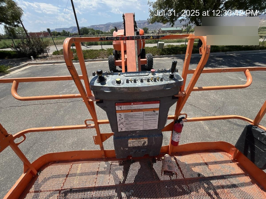 2019 JLG 460SJ Pneumatic Tires