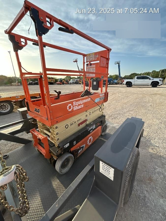 2022 JLG ES1932