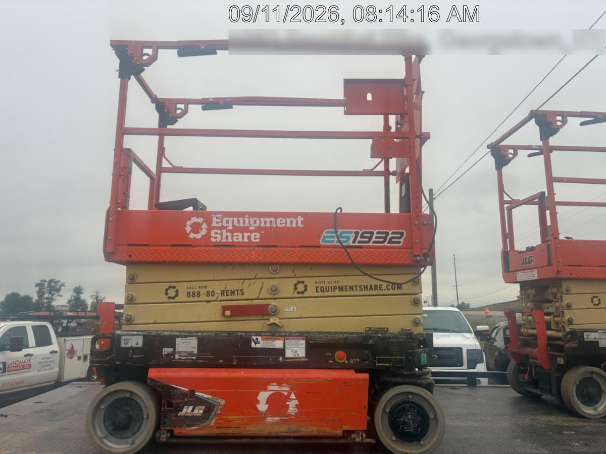 2022 JLG ES1932