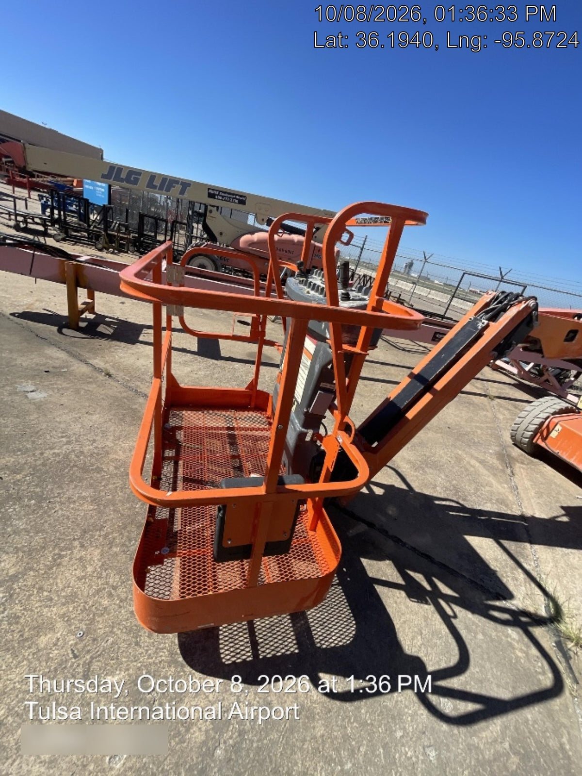 2019 JLG E450AJ