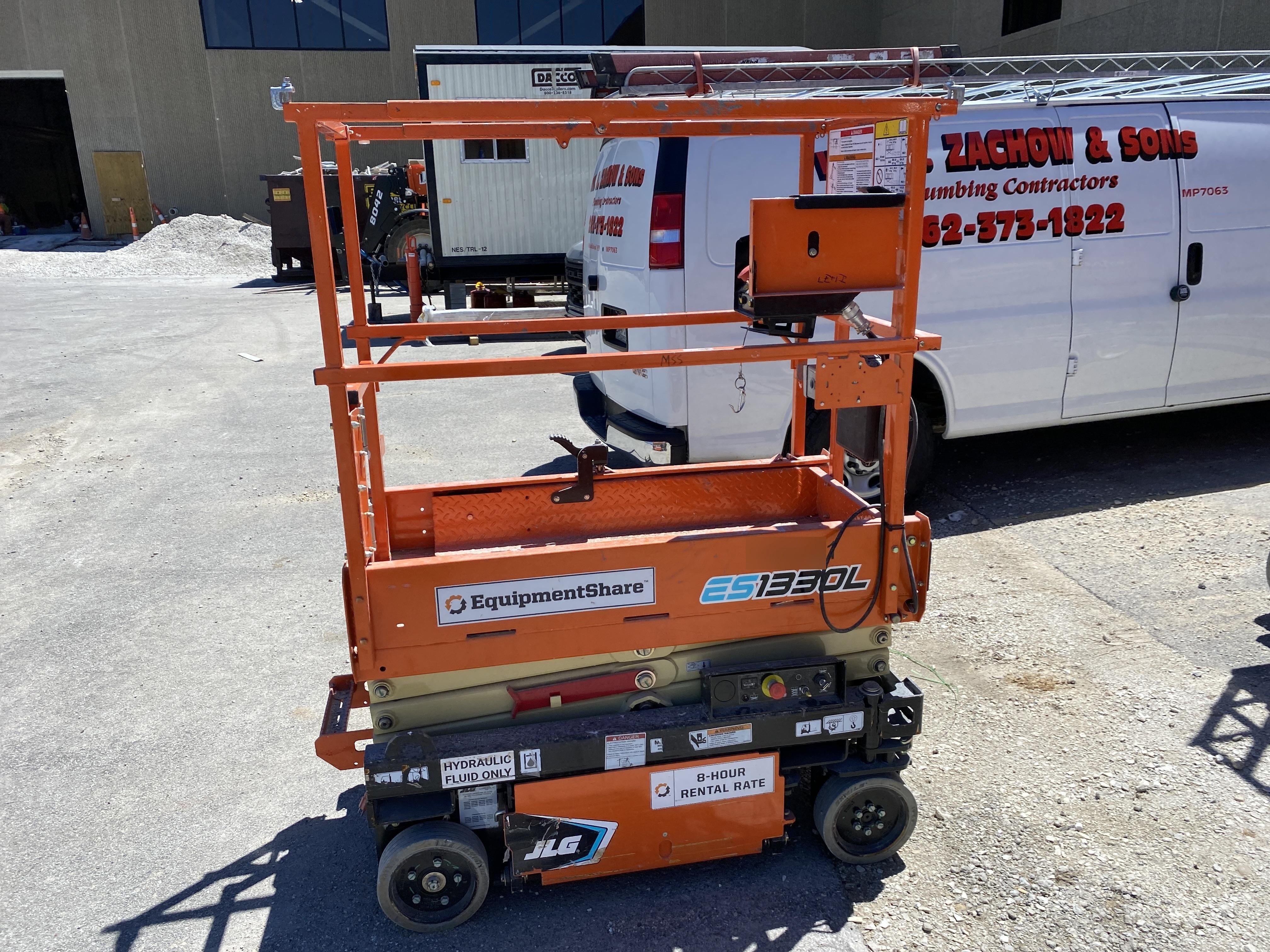 2021 JLG ES1330L