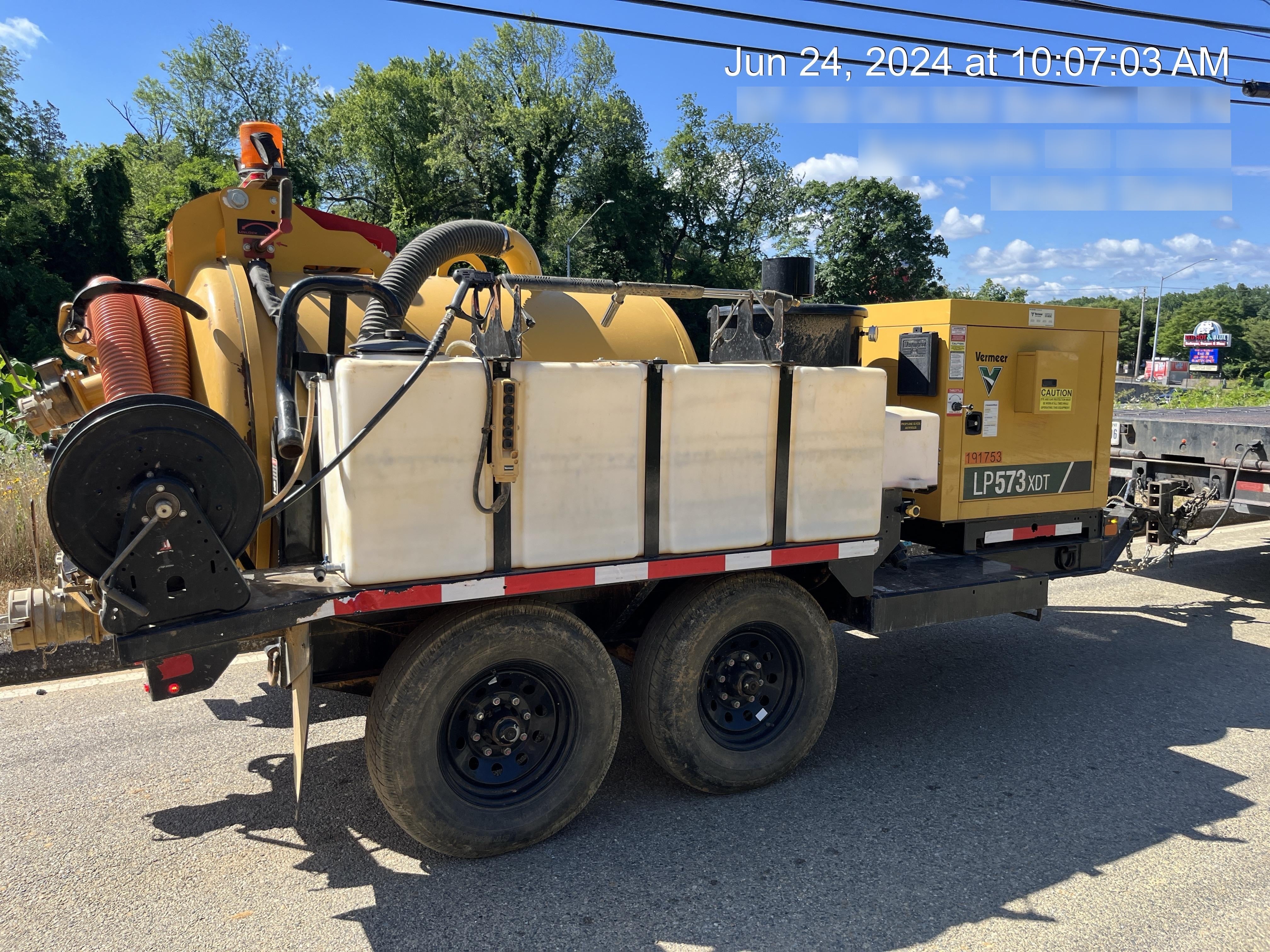 2021 Vac-Tron LP573XDT T4 Koehler Diesel Engine, 500 Gallon Debris Tank, x2 100 Gallon Water Tanks