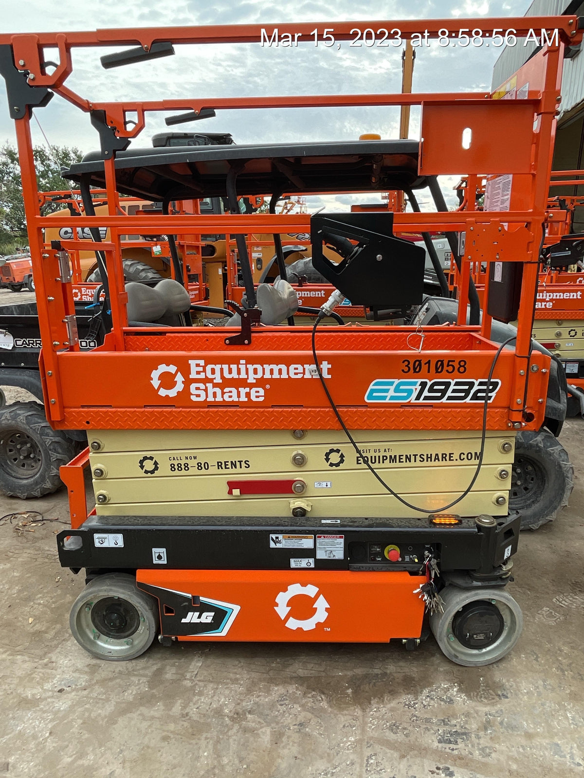 2023 JLG ES1932