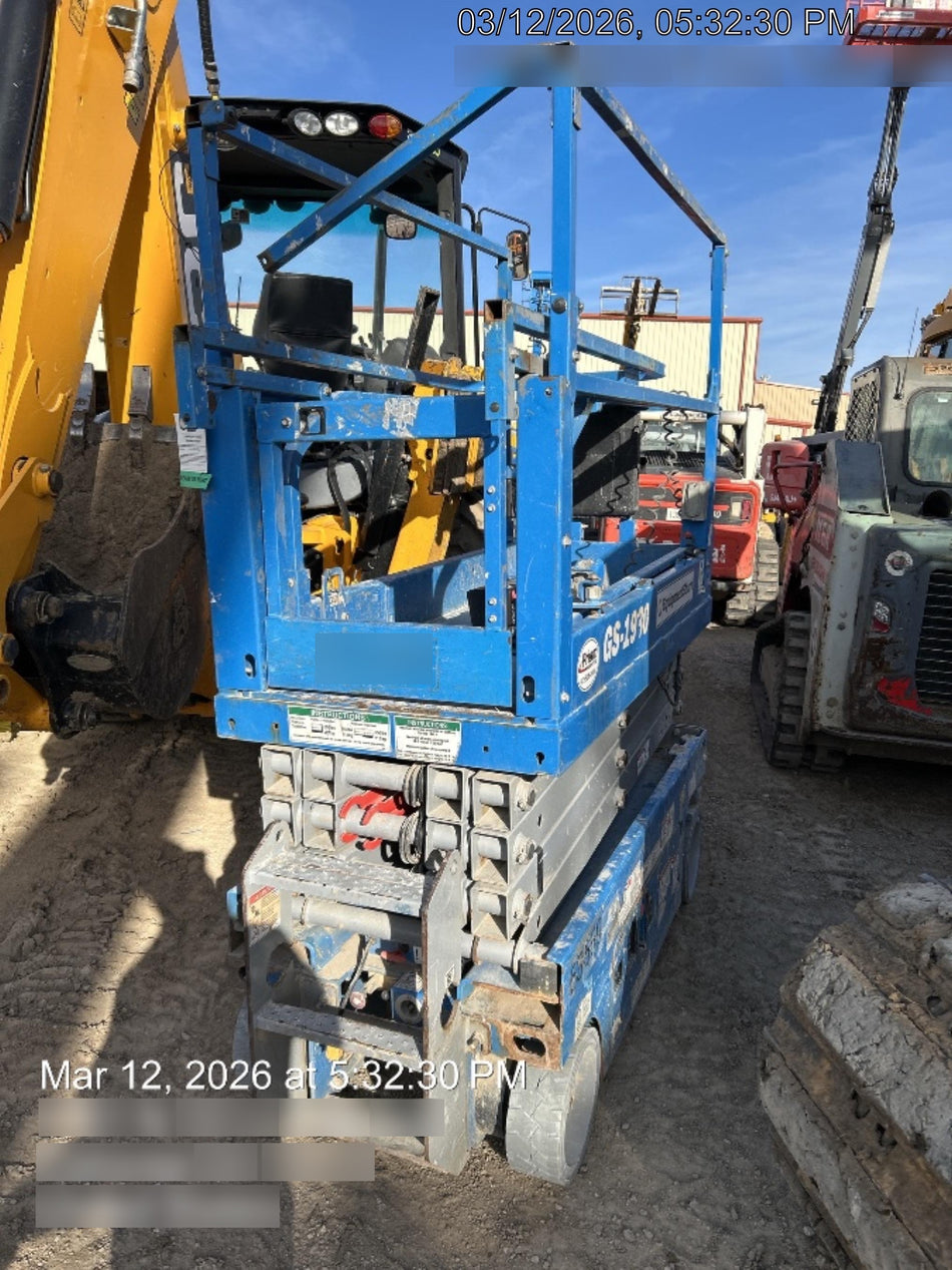 2020 Genie GS-1930 Solid Non Marking Tires, Beacon, Folding rails with half height swing gate
