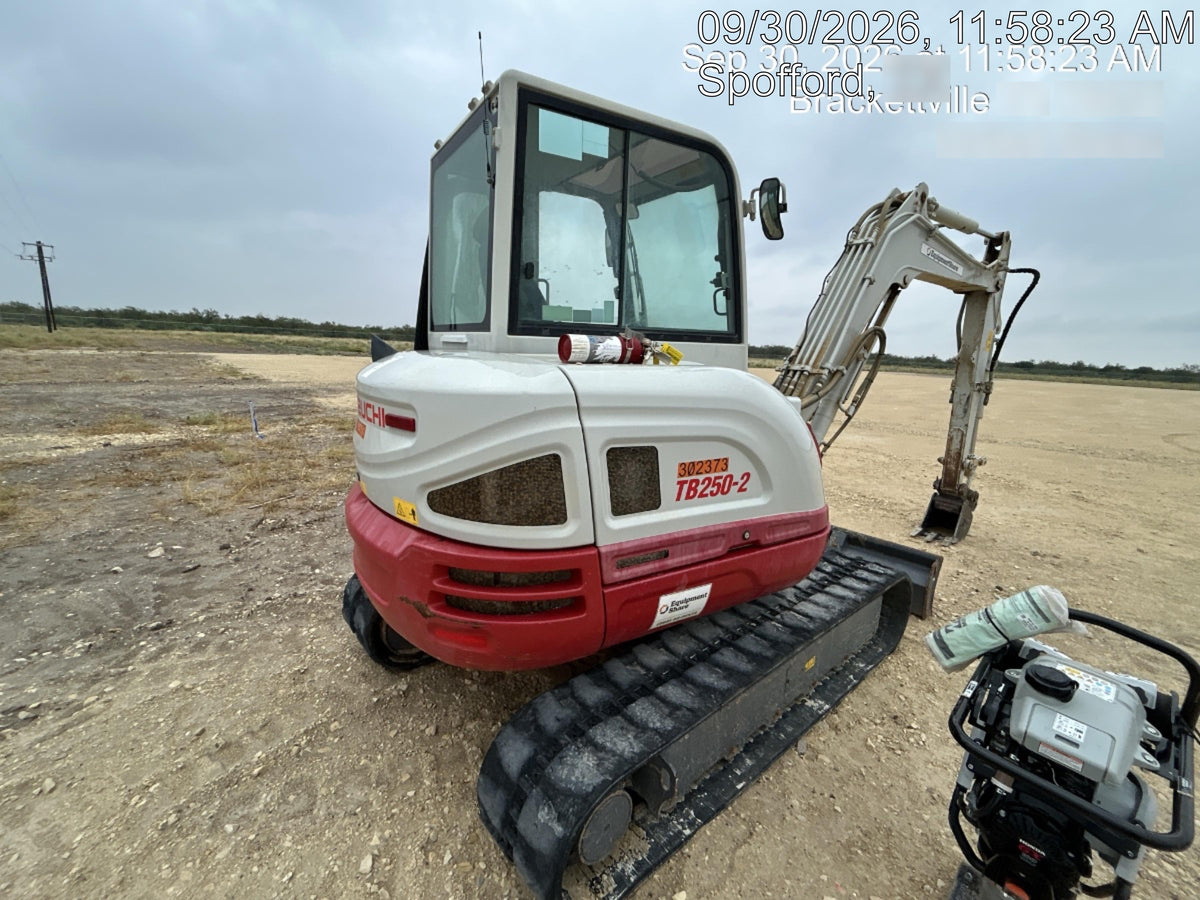 2023 TAKEUCHI TB250-2CR