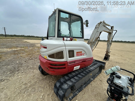 2023 TAKEUCHI TB250-2CR