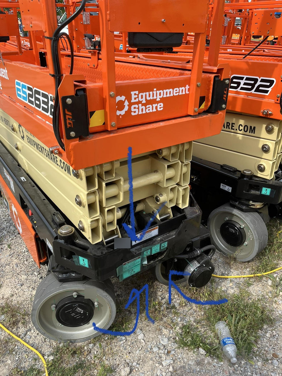 2023 JLG ES2632