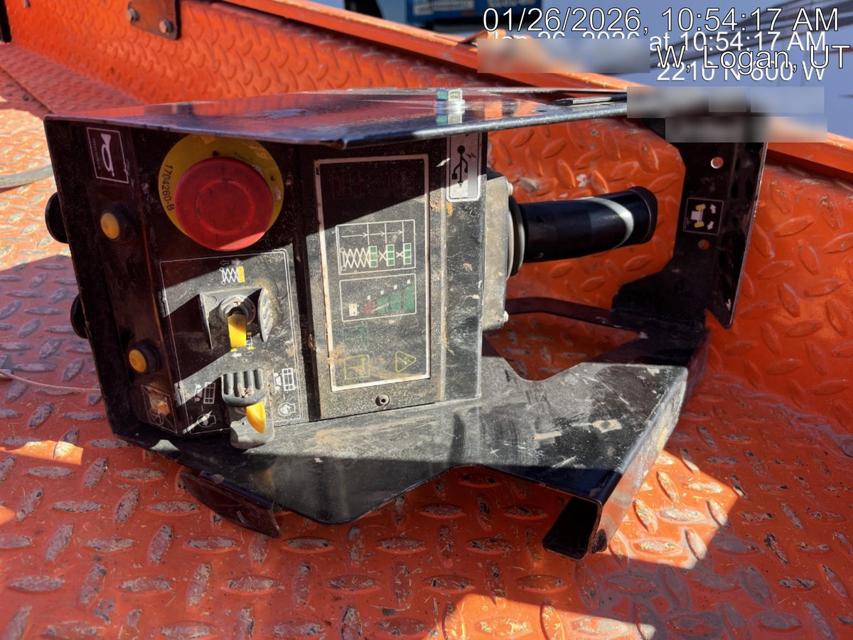 2022 JLG ES1932