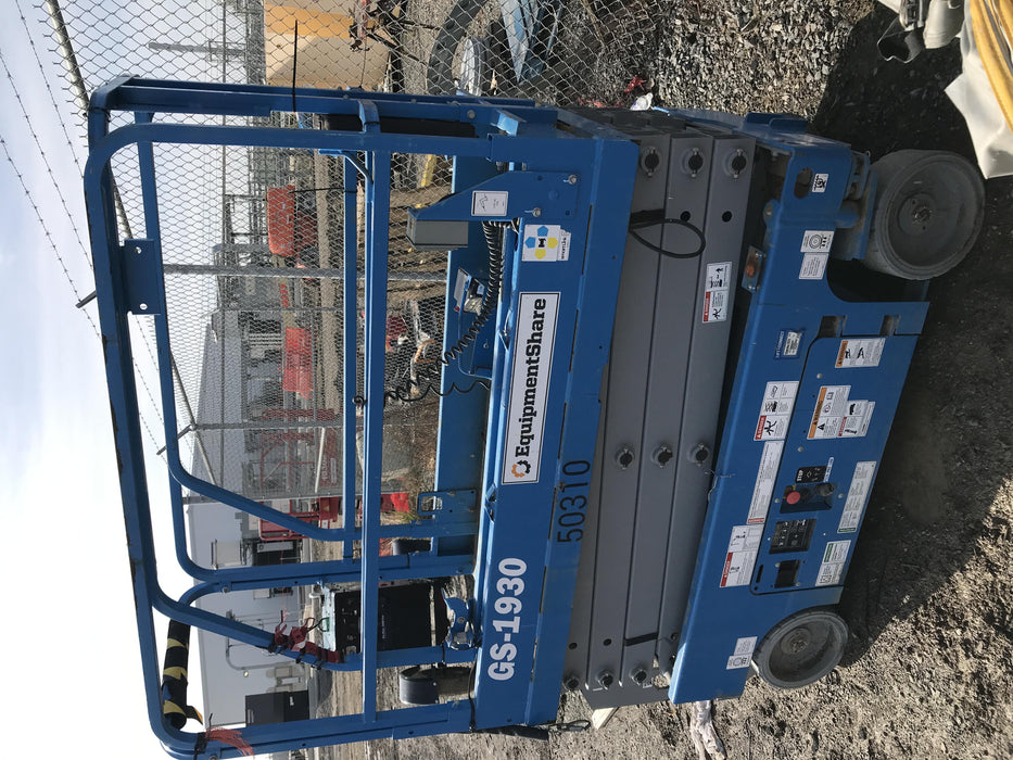 2019 Genie GS-1930 Fixed Rails with Chain Entry