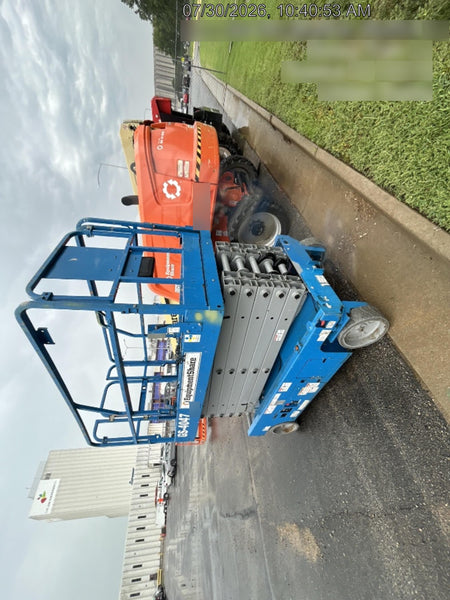 2019 Genie GS-4047 Folding rails with half height swing gate