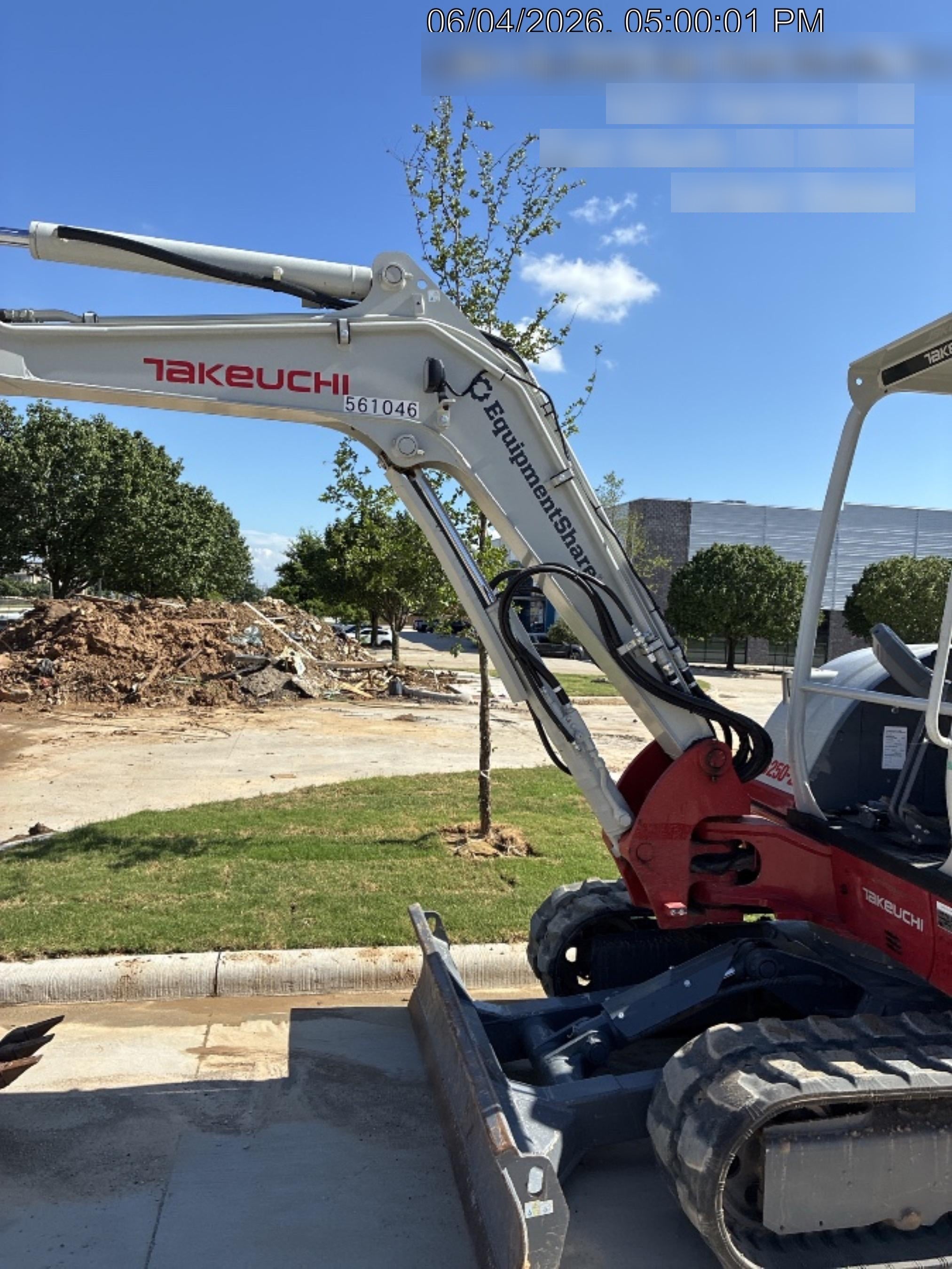 2025 TAKEUCHI TB250-2R