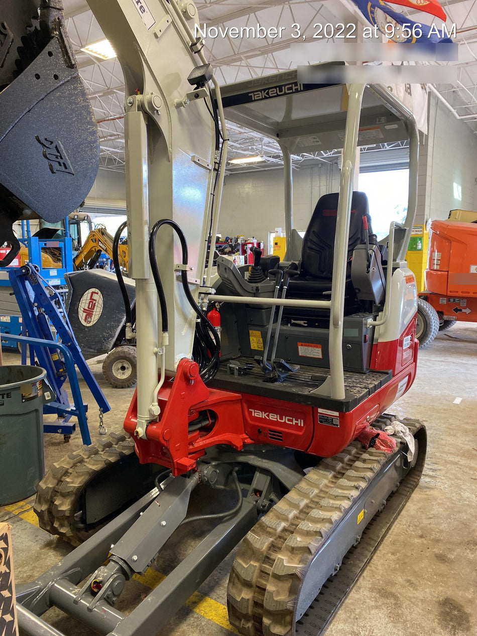 2022 TAKEUCHI TB235-2R