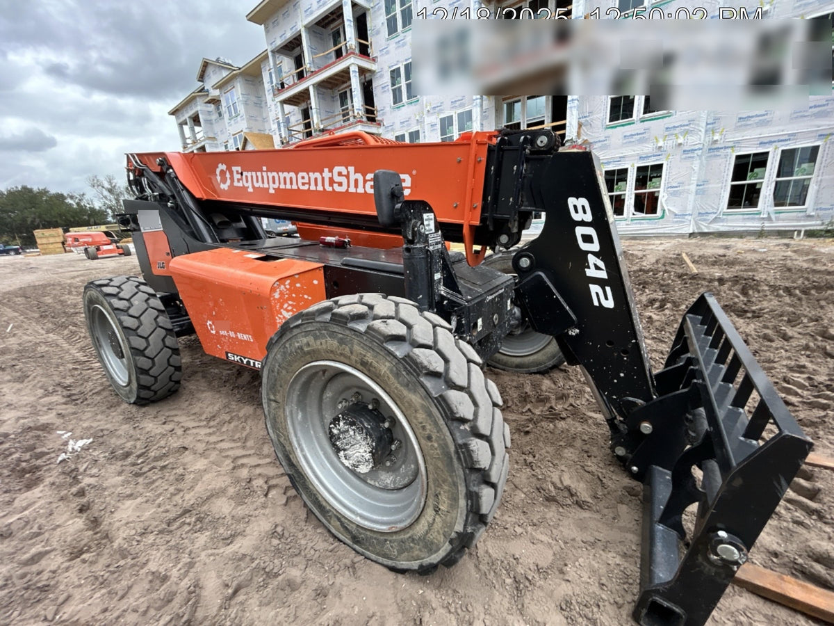 2023 SKYTRAK 8042