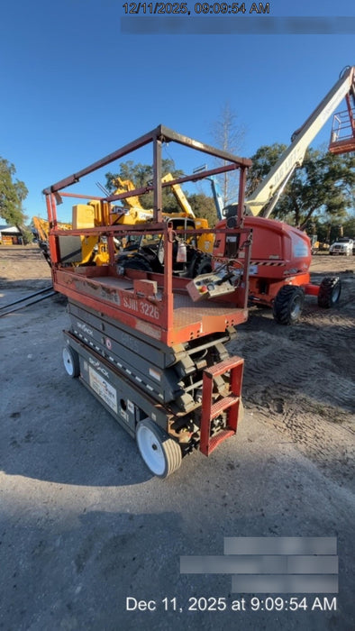 2018 Skyjack SJIII-3226 Skyjack SJIII3226 Scissor Lift w/Trojan Batteries