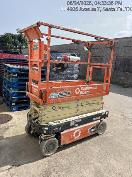 2022 JLG ES1932