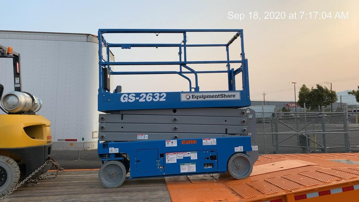 2020 Genie GS-2632 Solid NM Tires, Folding Rails with Half-Height Swing Gate, Beacon