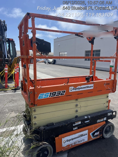 2022 JLG ES1932