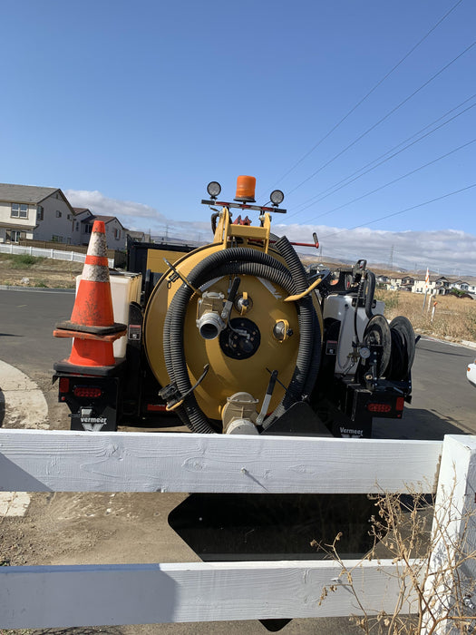 2021 VAC-TRON LP573XDT