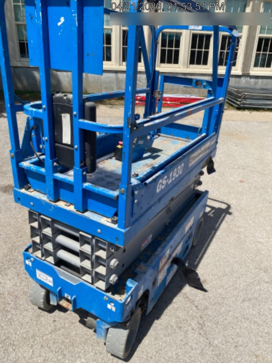 2020 Genie GS-1930 Solid Non Marking Tires, Beacon, Folding rails with half height swing gate