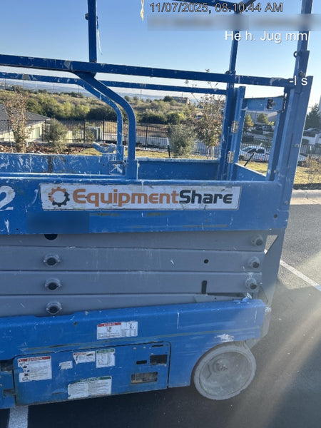 2019 Genie GS-2632 Folding rails with half height swing gate