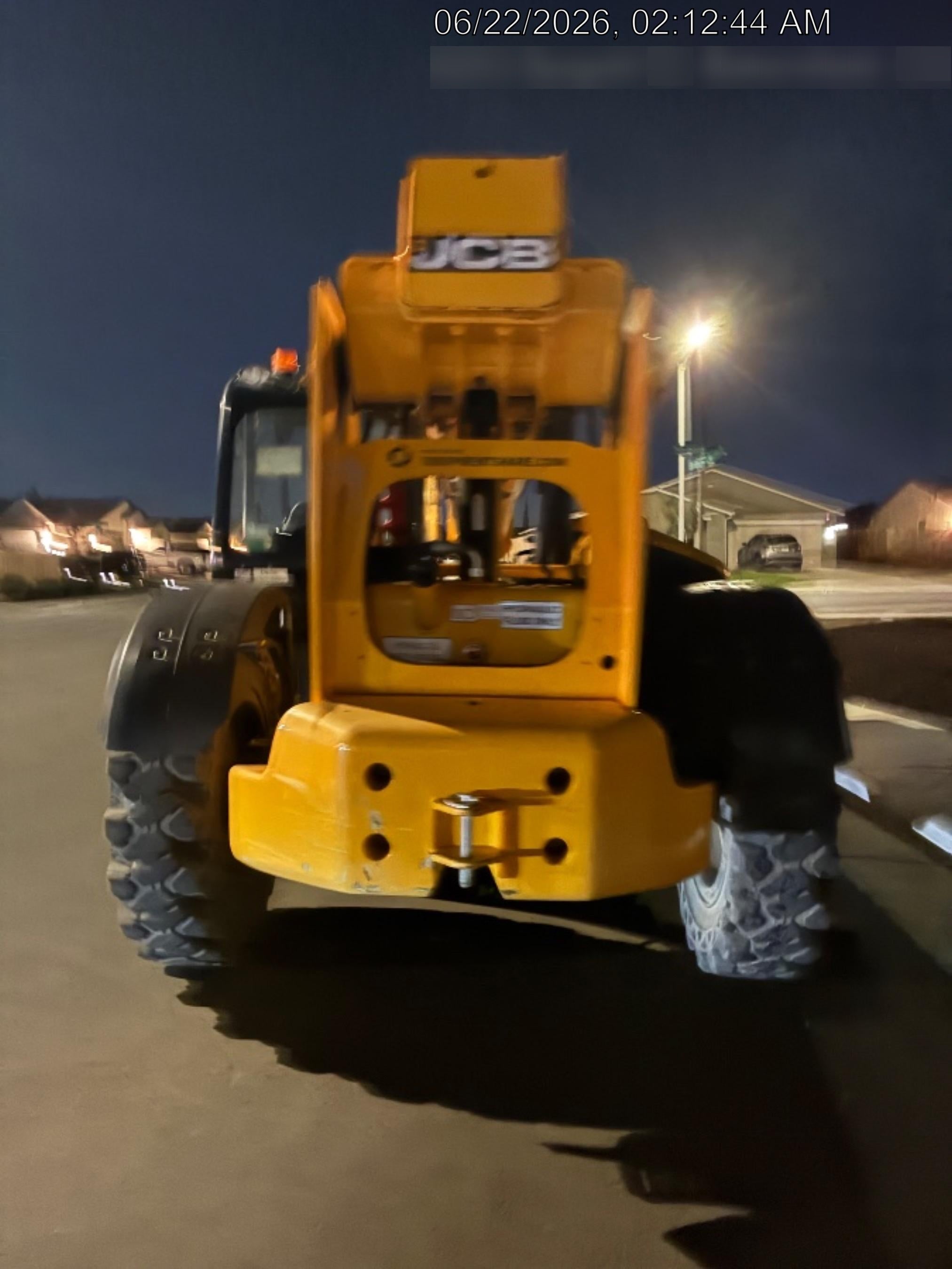 2025 JLG 1001100823