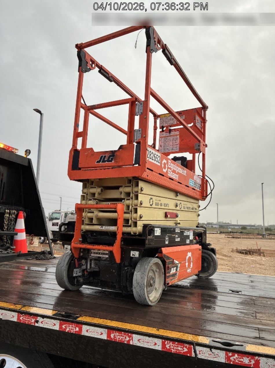 2022 JLG ES1932