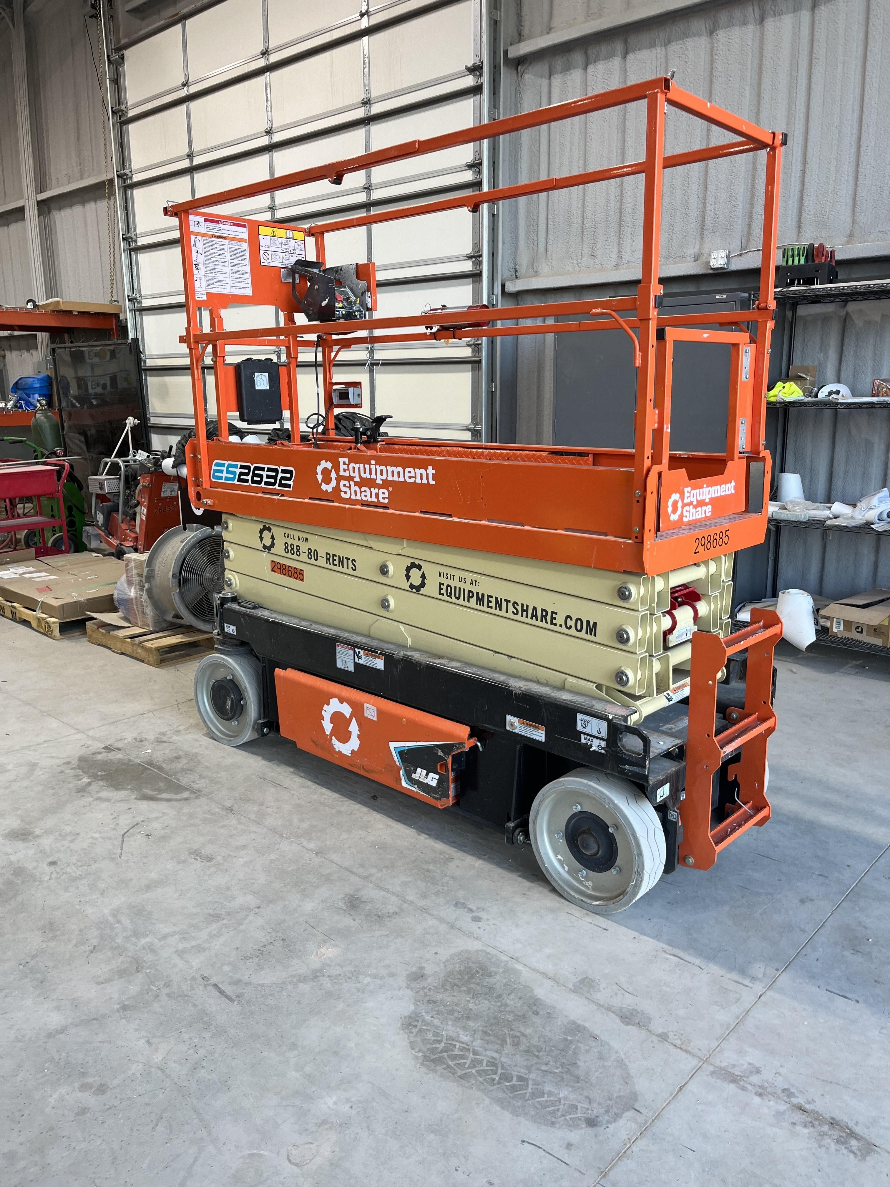 2023 JLG ES2632