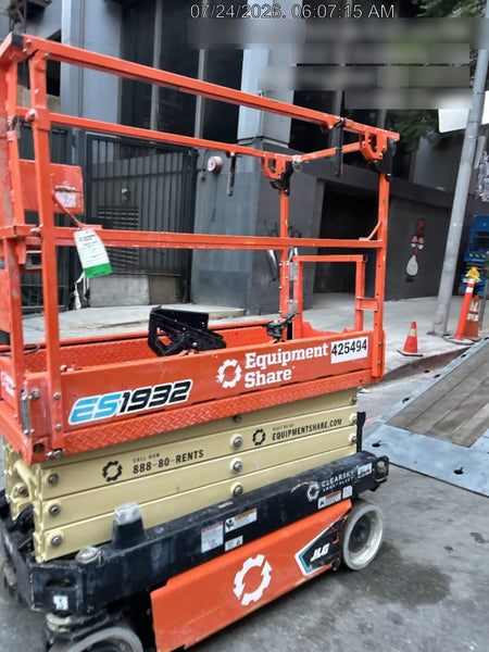 2024 JLG ES1932