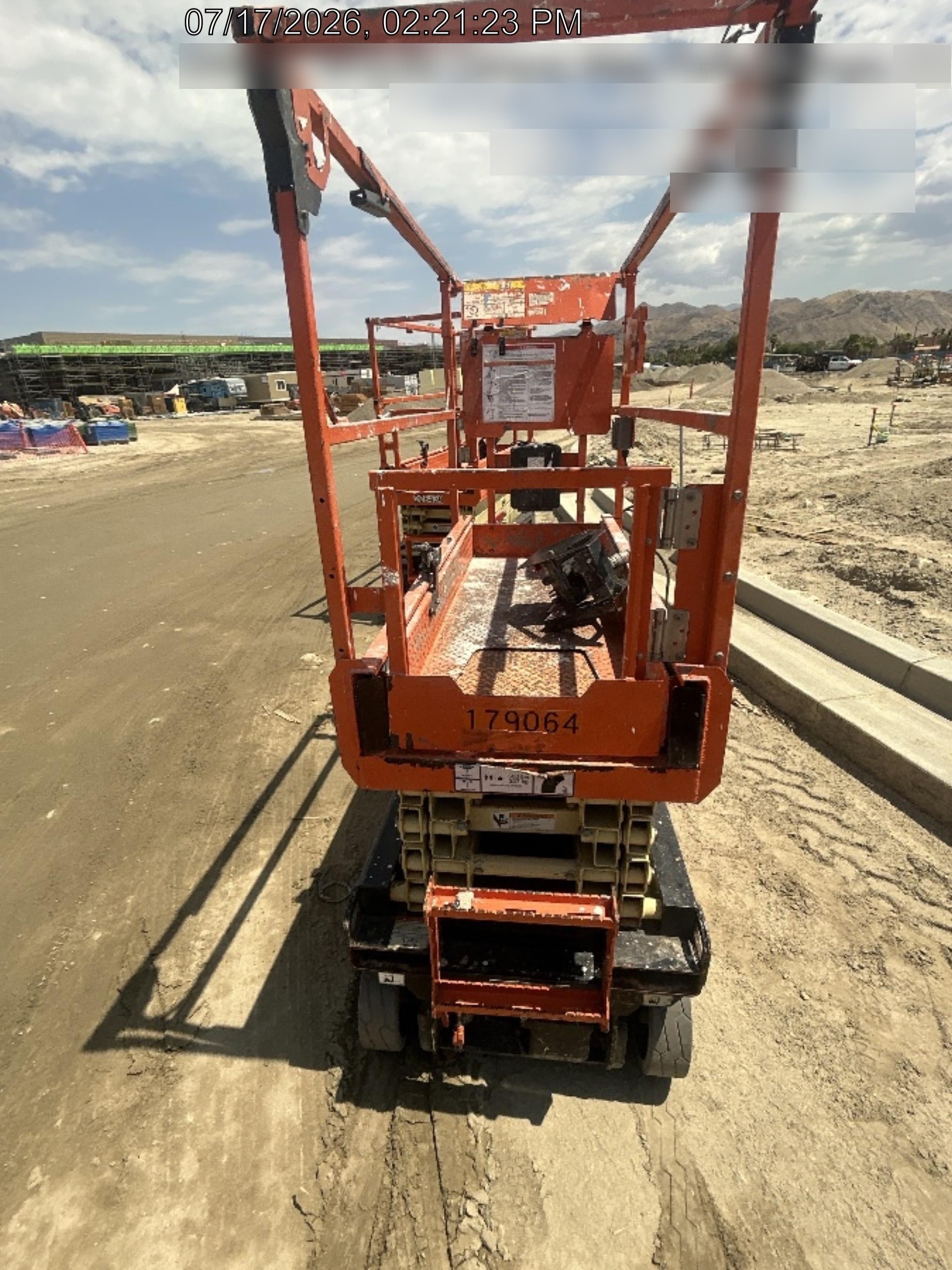 2021 JLG ES1932