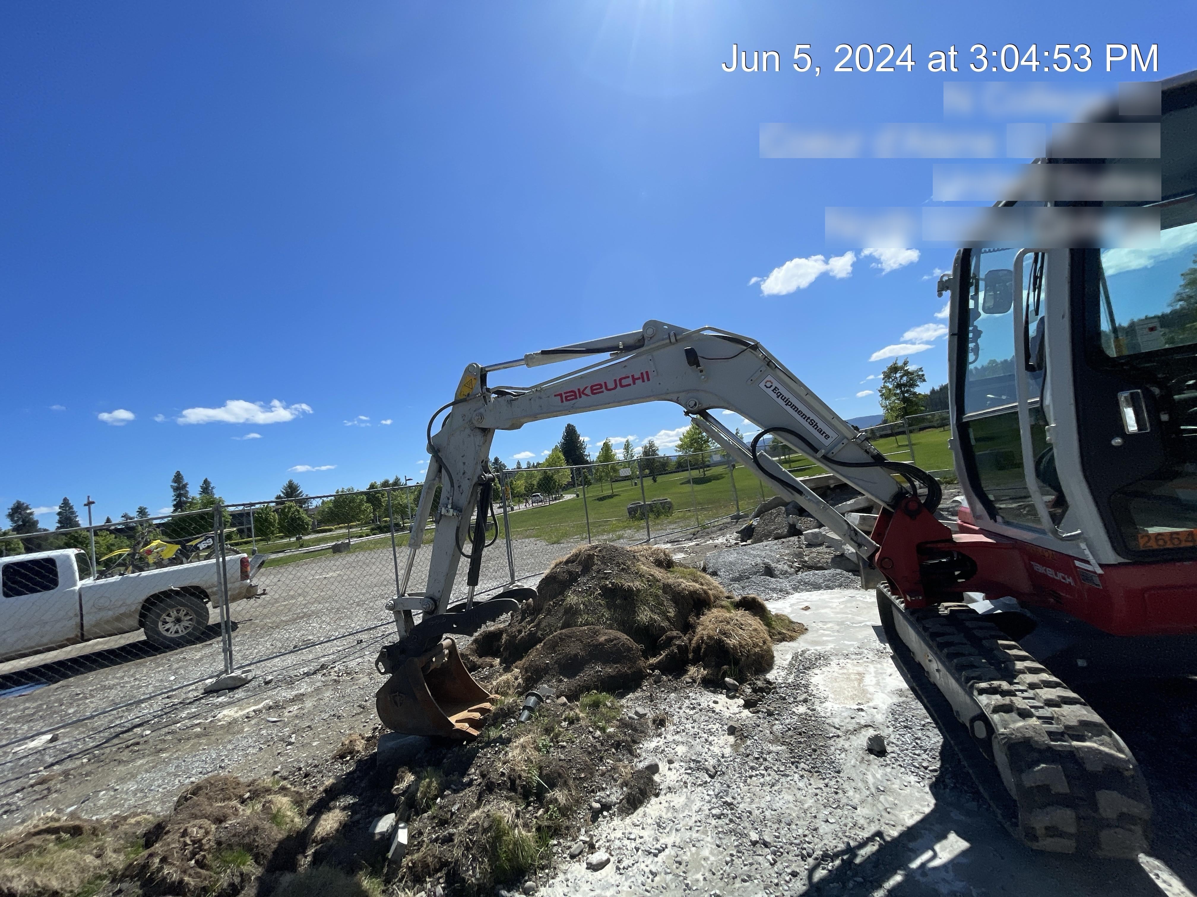 2022 TAKEUCHI TB235-2CR