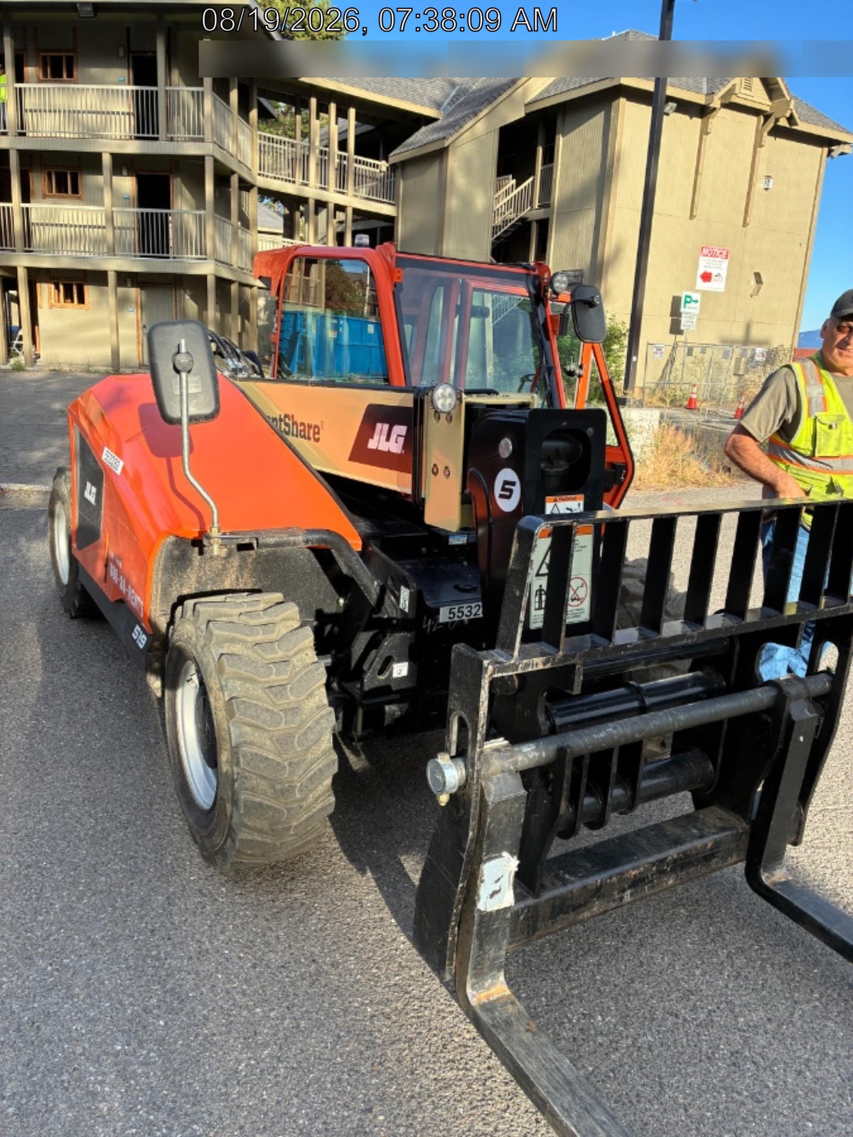 2025 JLG 519