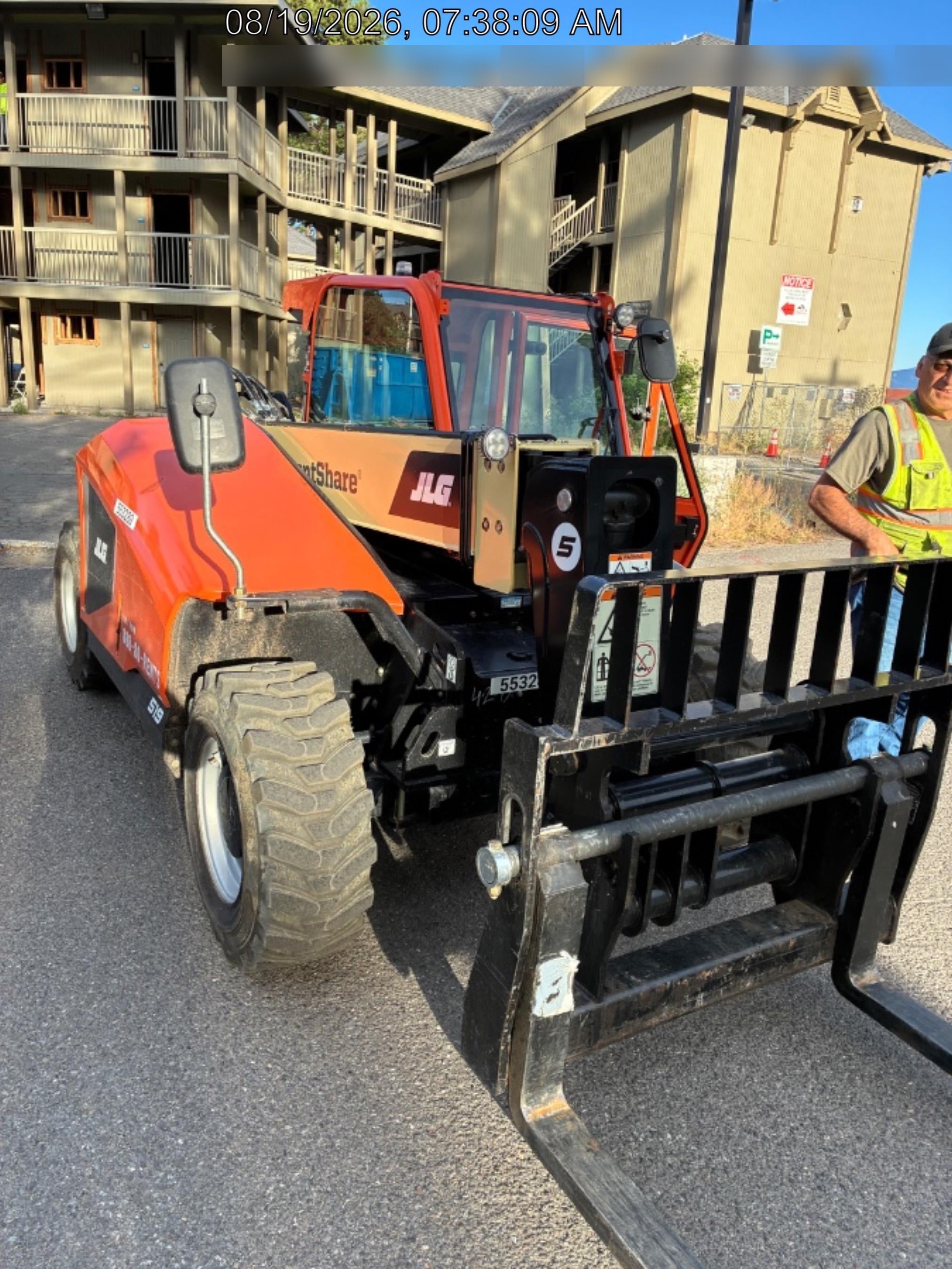 2025 JLG 519