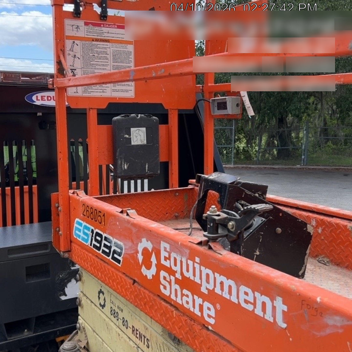 2022 JLG ES1932