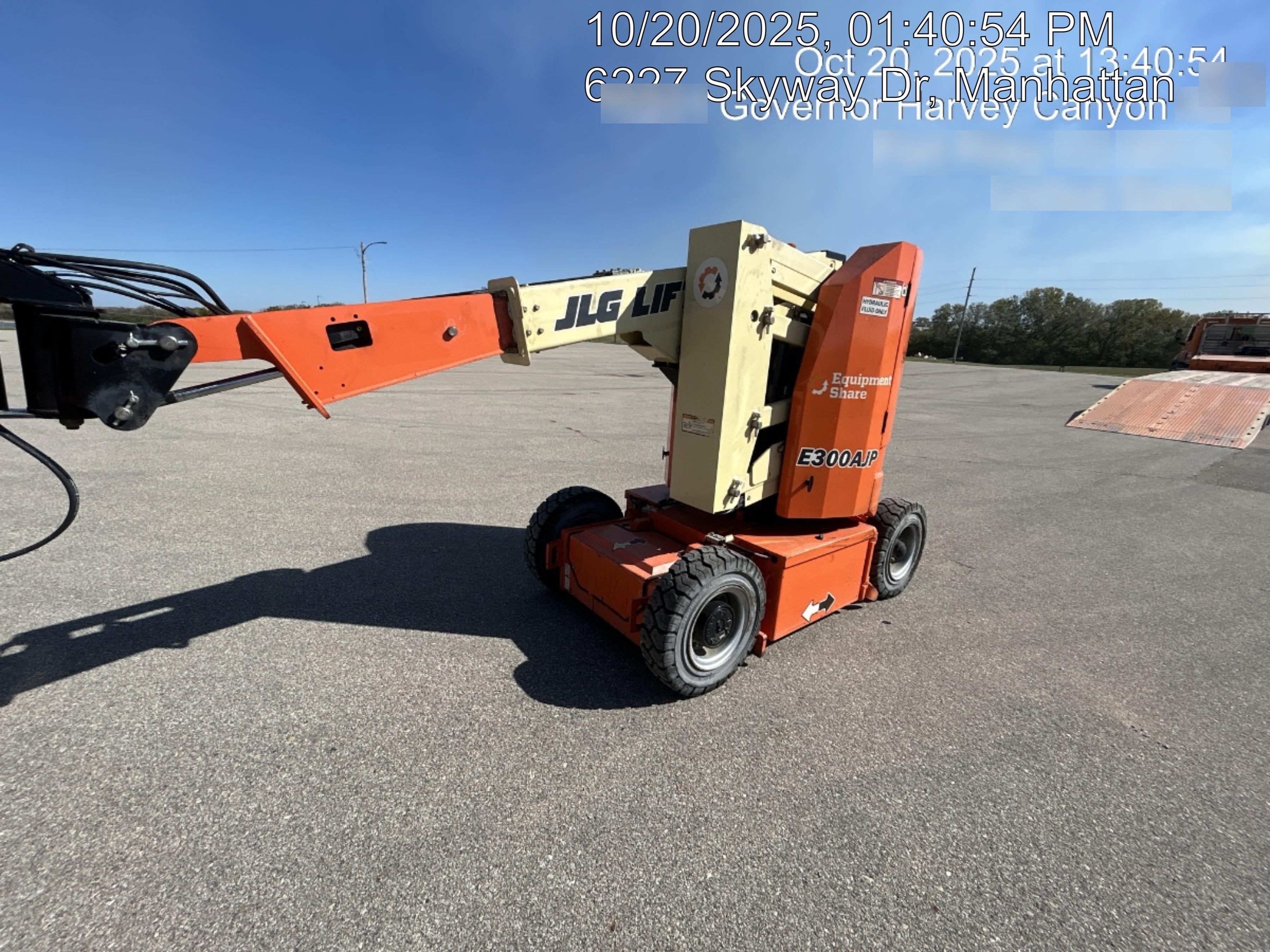 2019 JLG E300AJP
