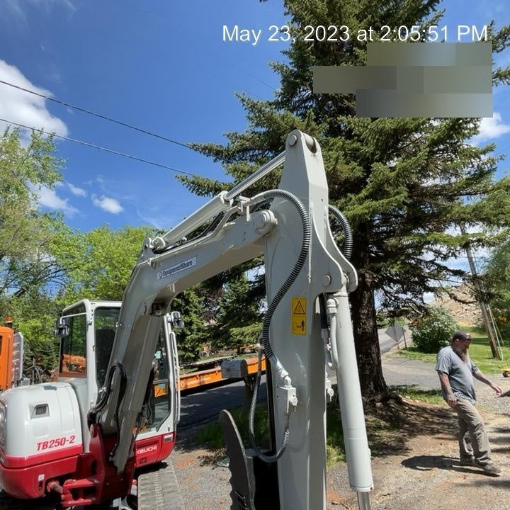 2022 TAKEUCHI TB250-2CR