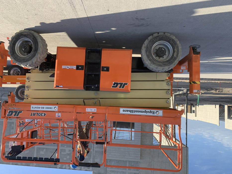 2020 JLG 430LRT