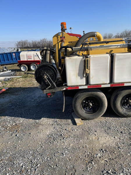 2021 Vac-Tron LP573XDT T4 Koehler Diesel Engine, 500 Gallon Debris Tank, x2 100 Gallon Water Tanks